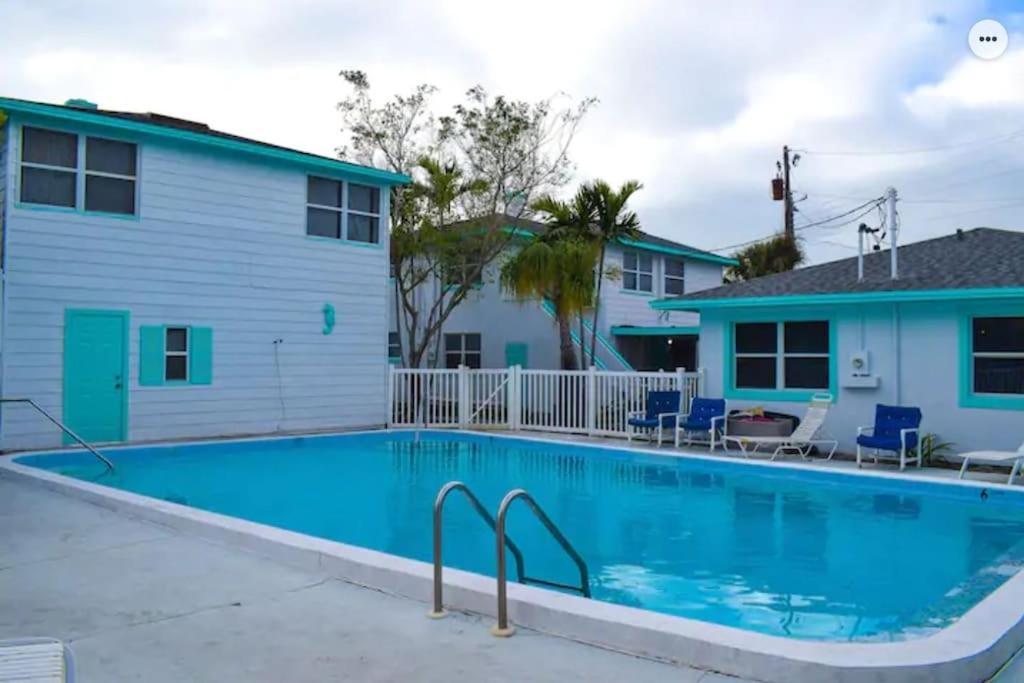 Private 15 -directly Across From Apartment St. Pete Beach
