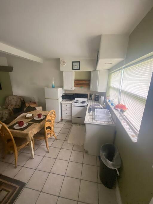 Apartment Private Large 19-directly Across From