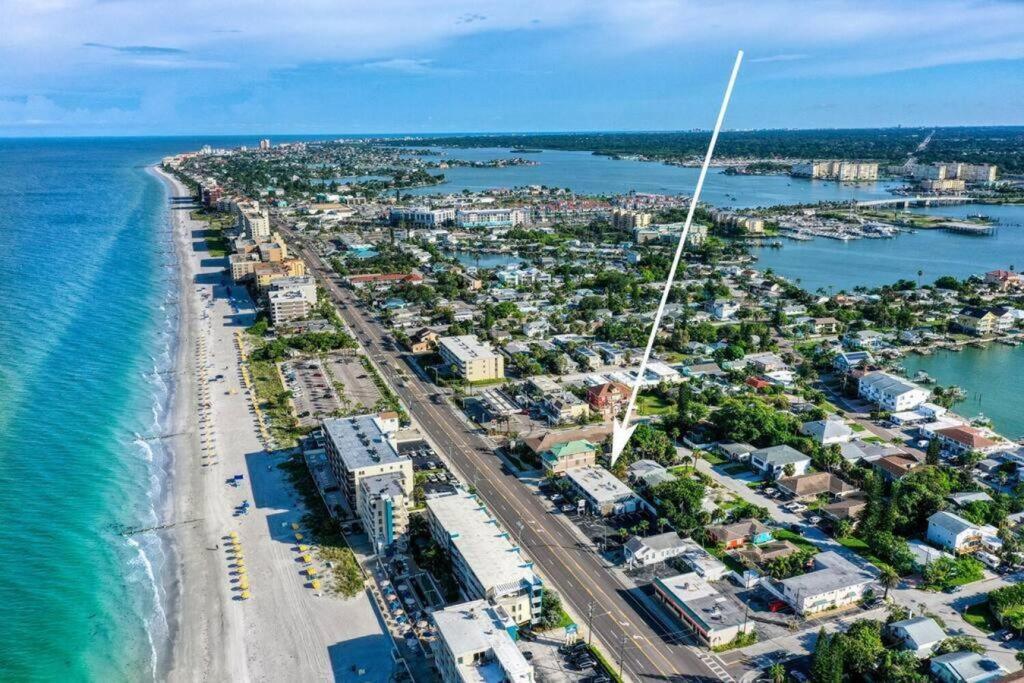 Apartment Sunset At Madeira Beach! Pet Friendly With Summer Breezes! - 6 St. Pete Beach