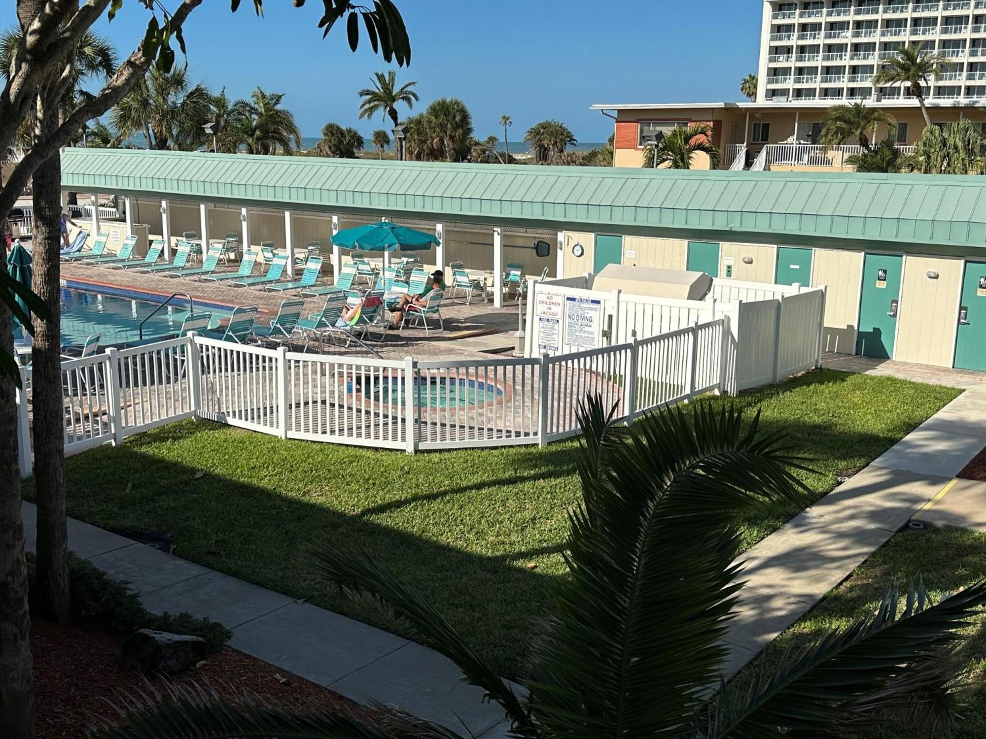 Treasure Island Club 727-360-7096 Aparthotel *