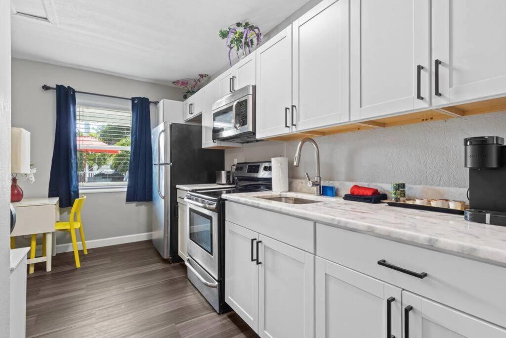 Apartment Park Shore Of Madeira Beach! Pet Friendly And Steps To The Beach! - #5 *