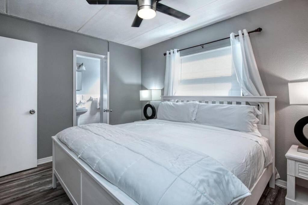 Apartment Sunset At Madeira Beach! Pet Friendly Getaway!- 1