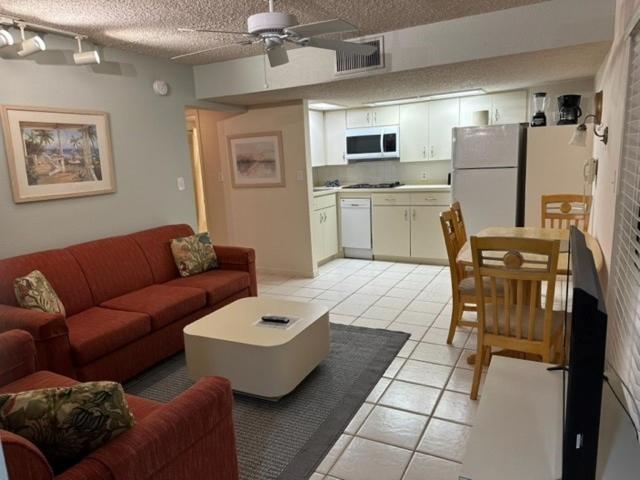 Treasure Island Club 727-360-7096 Aparthotel