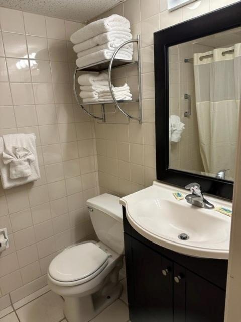 Treasure Island Club 727-360-7096 Aparthotel