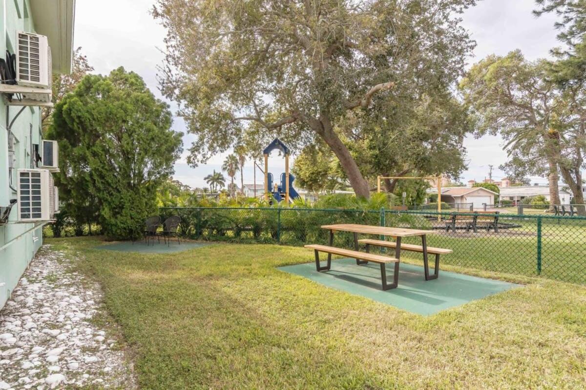 Holiday home Treasure Island Walk To White St. Pete Beach