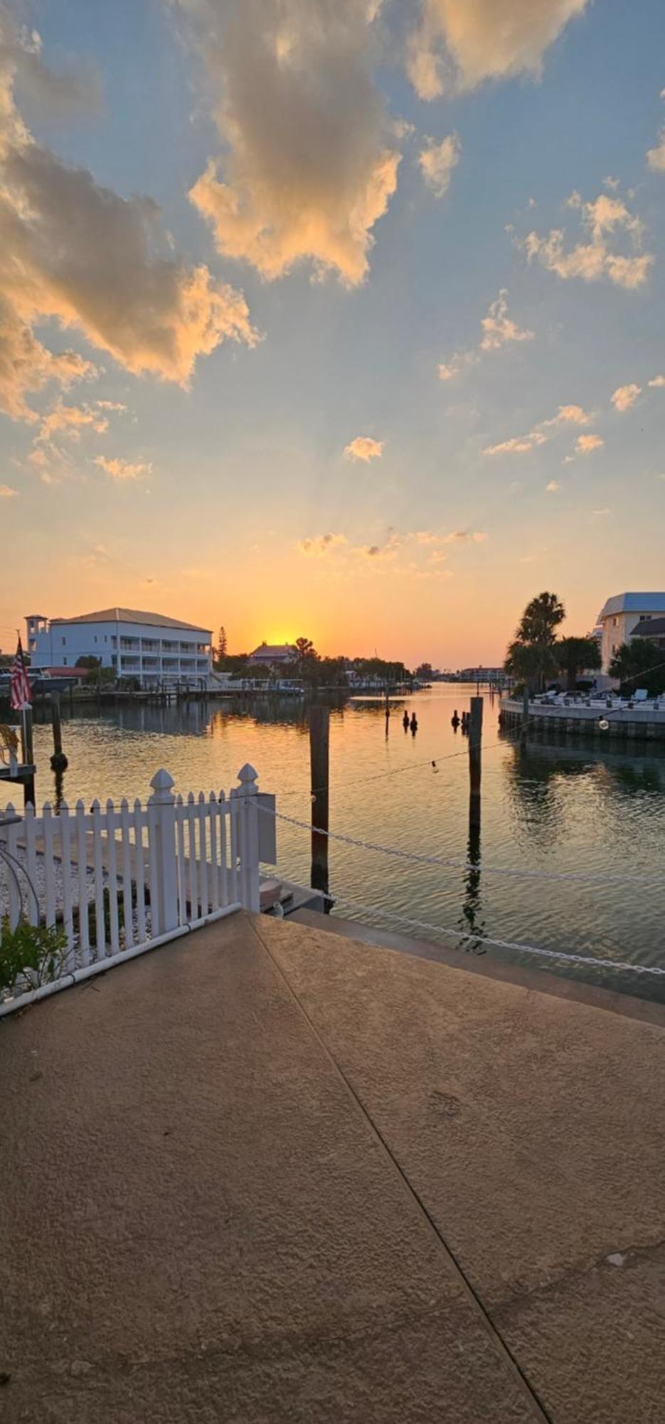 Apartment Funshine Pointe Capri *