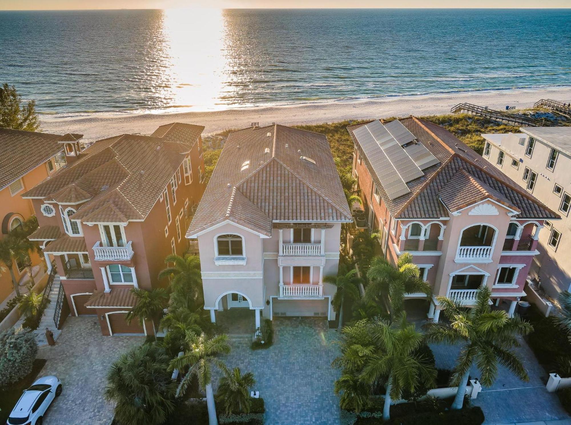 Sunset Palace * St. Pete Beach
