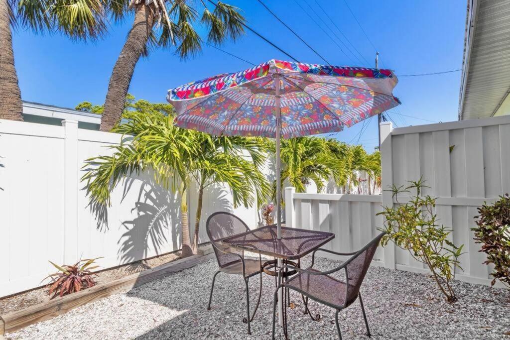 Park Shore Of Madeira Beach! Pet Friendly And Steps To The Beach! - #5