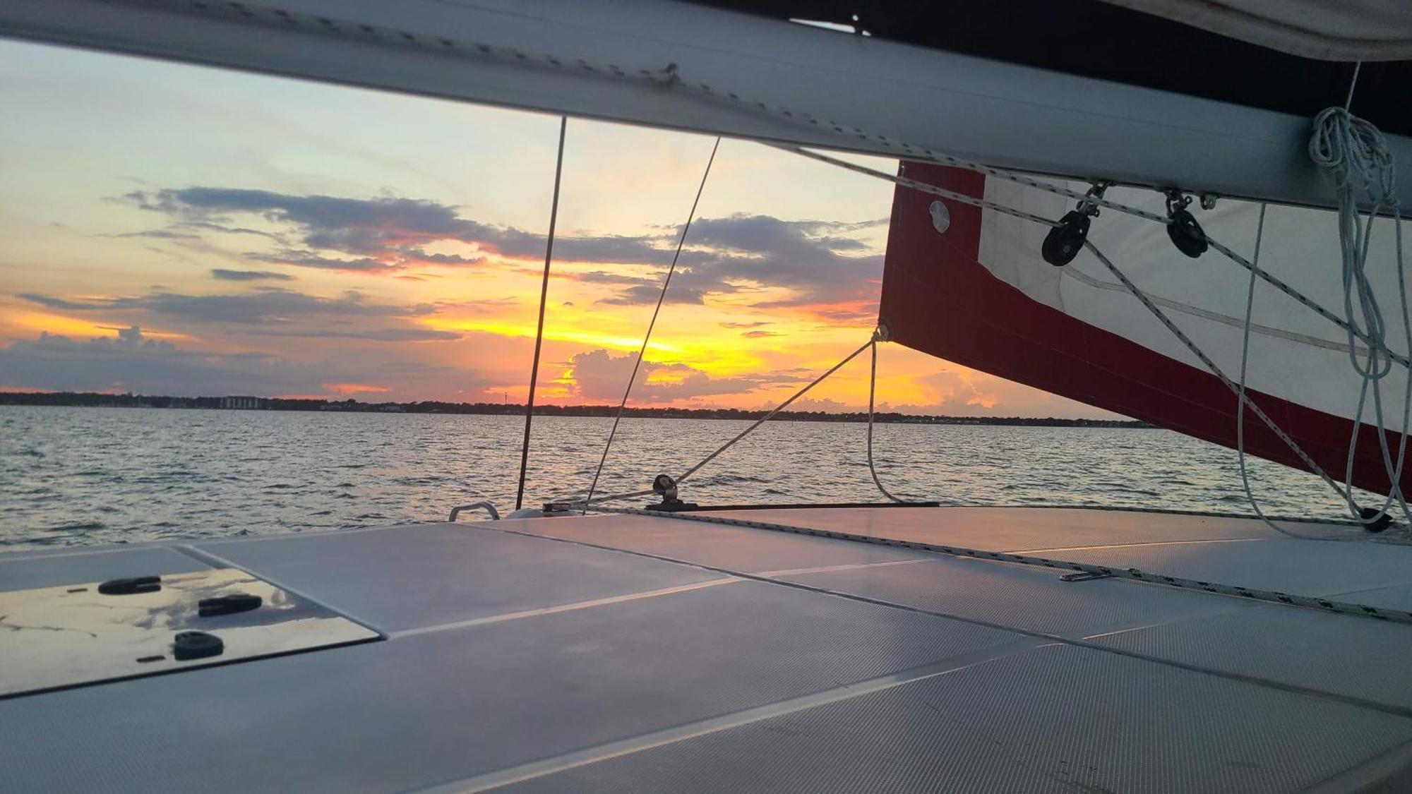 Florida Sail - Custom Sail Experiences Botel St. Pete Beach