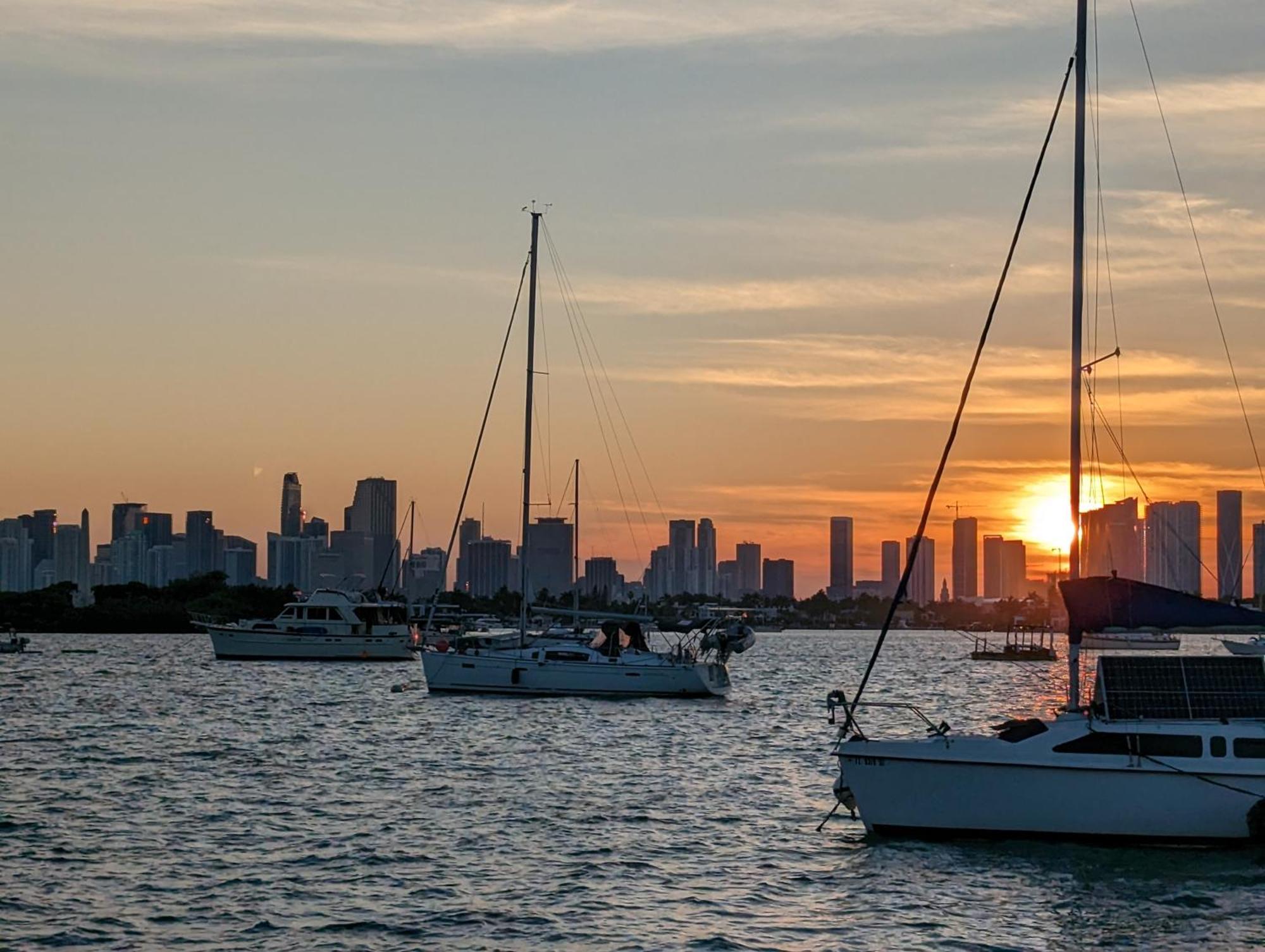 Botel Florida Sail - Custom Sail Experiences