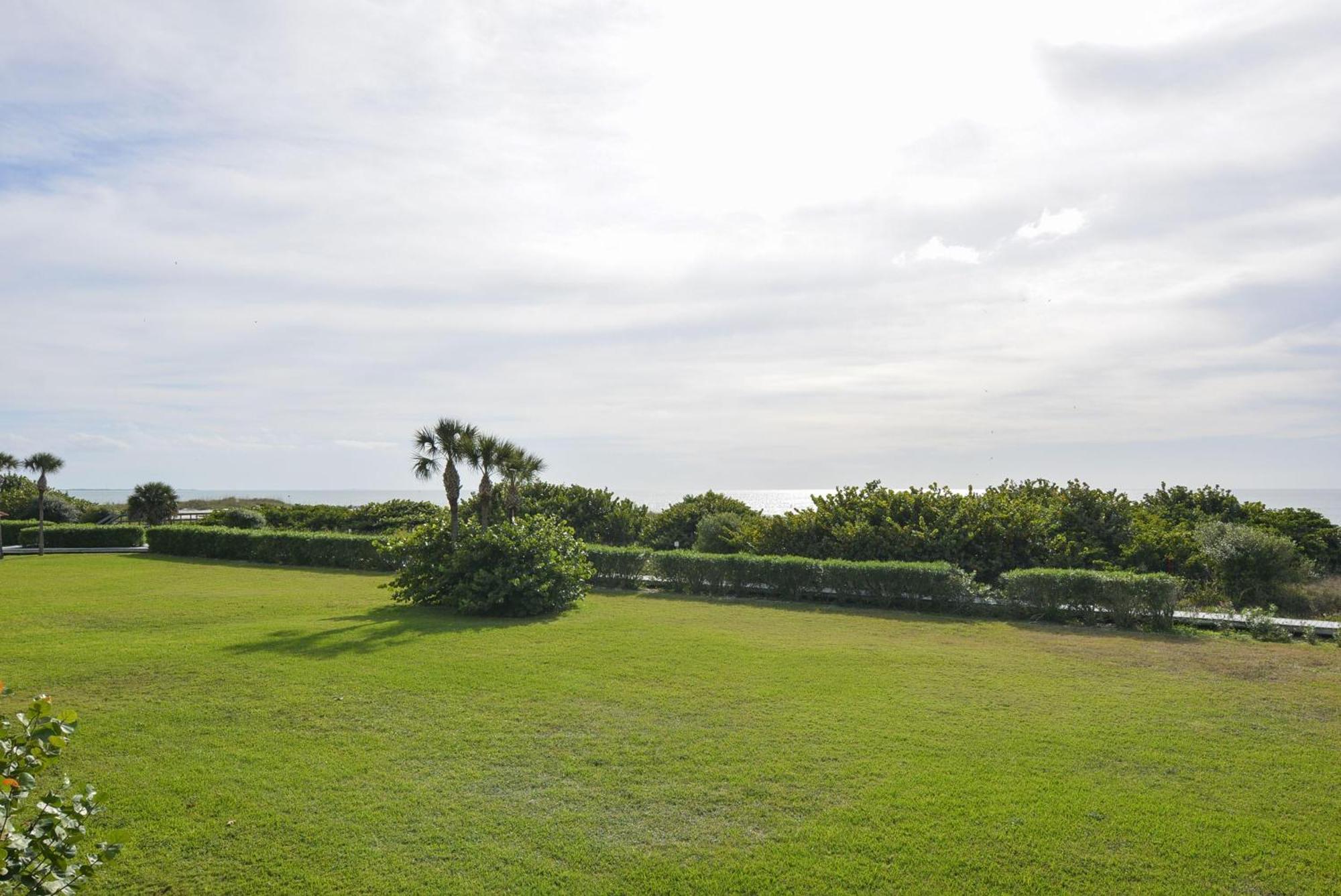 Land's End 9-204 Front Holiday home St. Pete Beach
