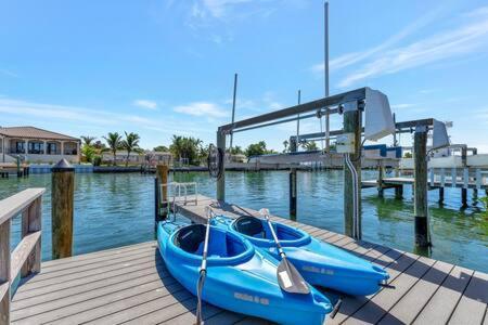 Maritana House Heated Pool & Private Dock Holiday home