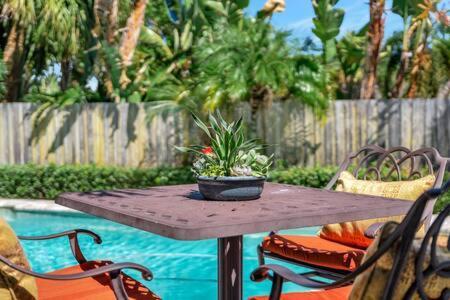 Maritana House Heated Pool & Private Dock Holiday home