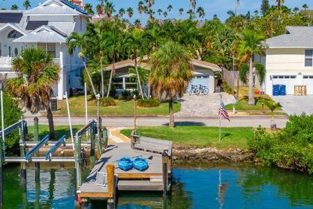 Maritana House Heated Pool & Private Dock Holiday home St. Pete Beach