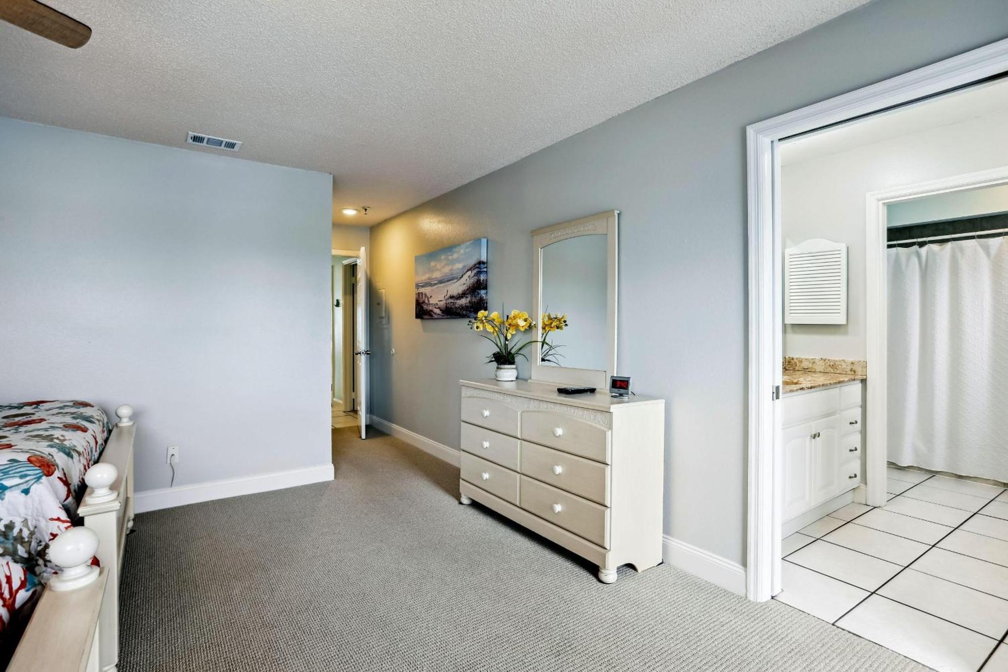 Holiday home Sea Breeze 401