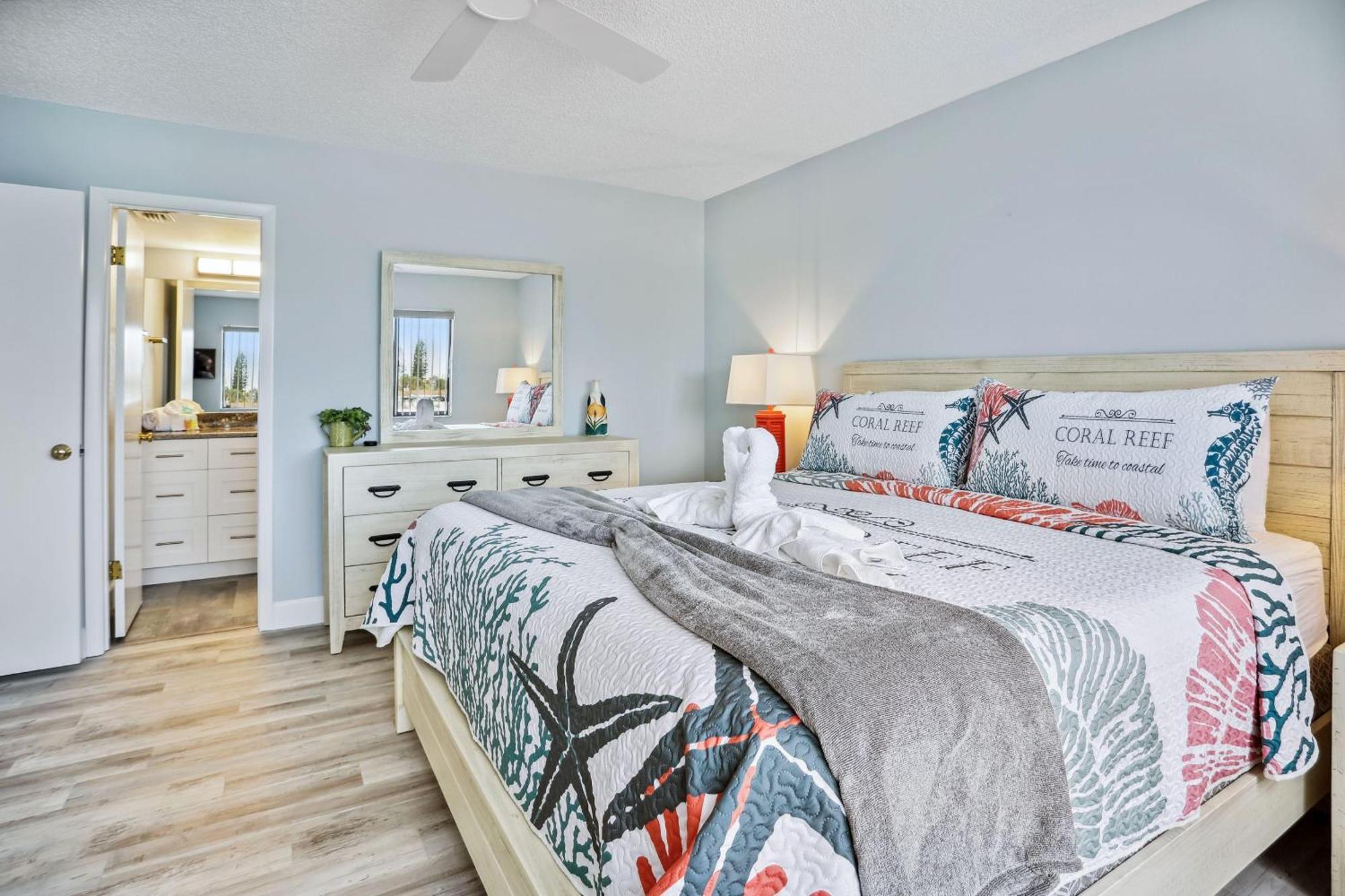 Land's End 5-201 Gulf-bay Front - Premier Holiday home St. Pete Beach