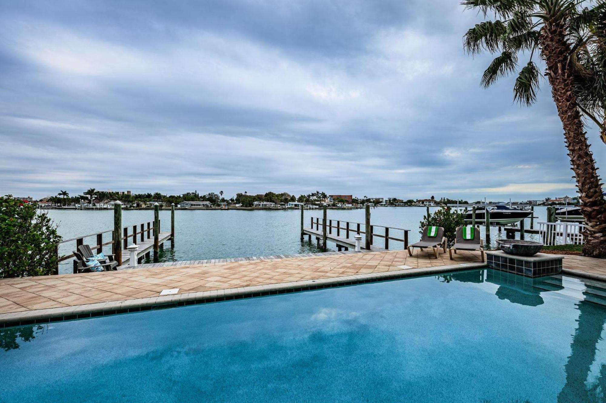 Treasure Trove Flying Dutchman * St. Pete Beach