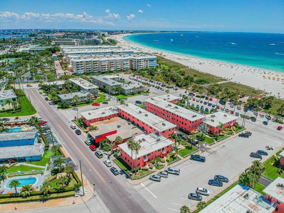 Apartment Gorgeous View Balcony With Heated Pool St. Pete Beach