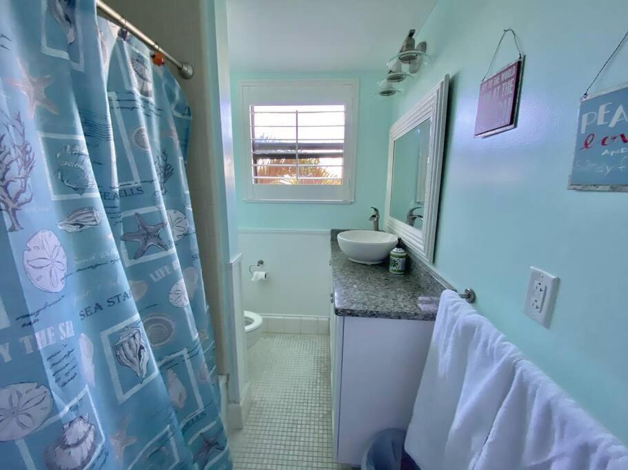 Gorgeous View Balcony With Heated Pool St. Pete Beach
