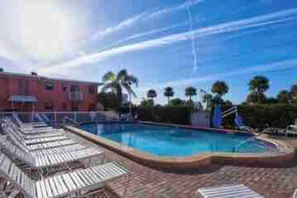 Gorgeous View Balcony With Heated Pool * St. Pete Beach