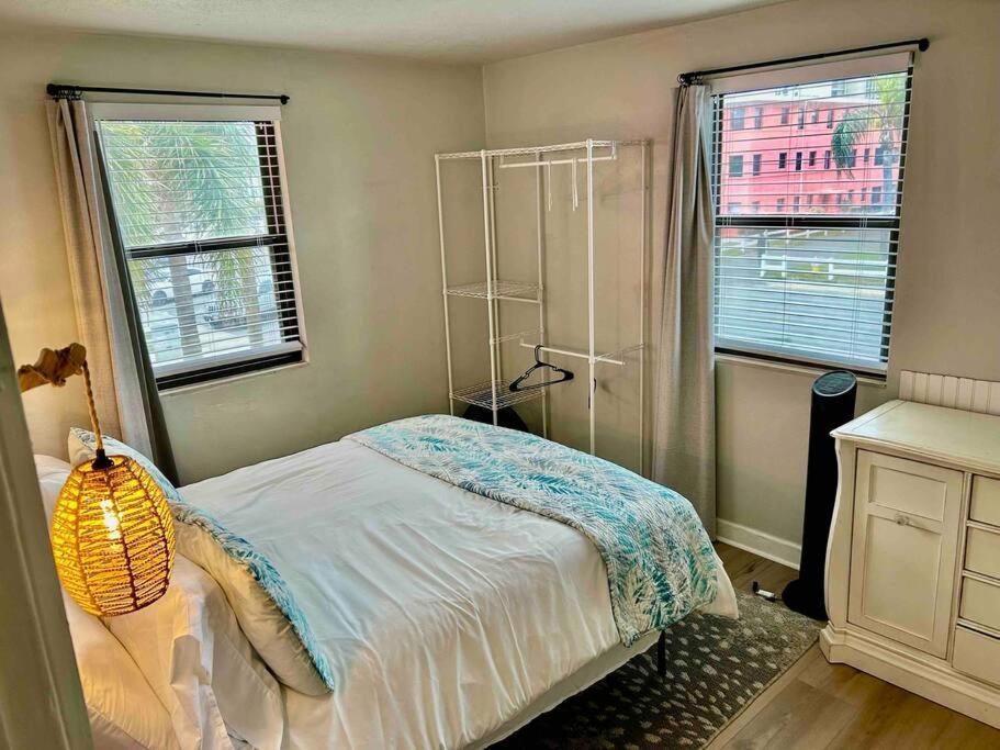 Apartment Ocean View Balcony With Heated Pool St. Pete Beach