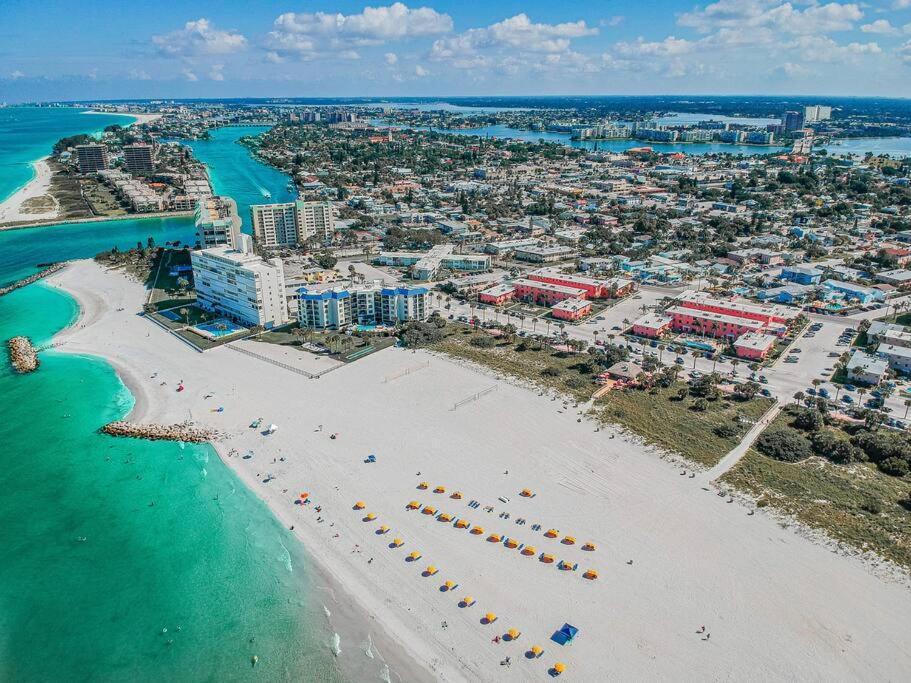 Ocean View Balcony With Heated Pool Apartment *