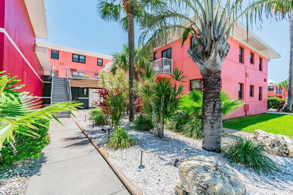 Apartment Ocean View Balcony With Heated Pool St. Pete Beach