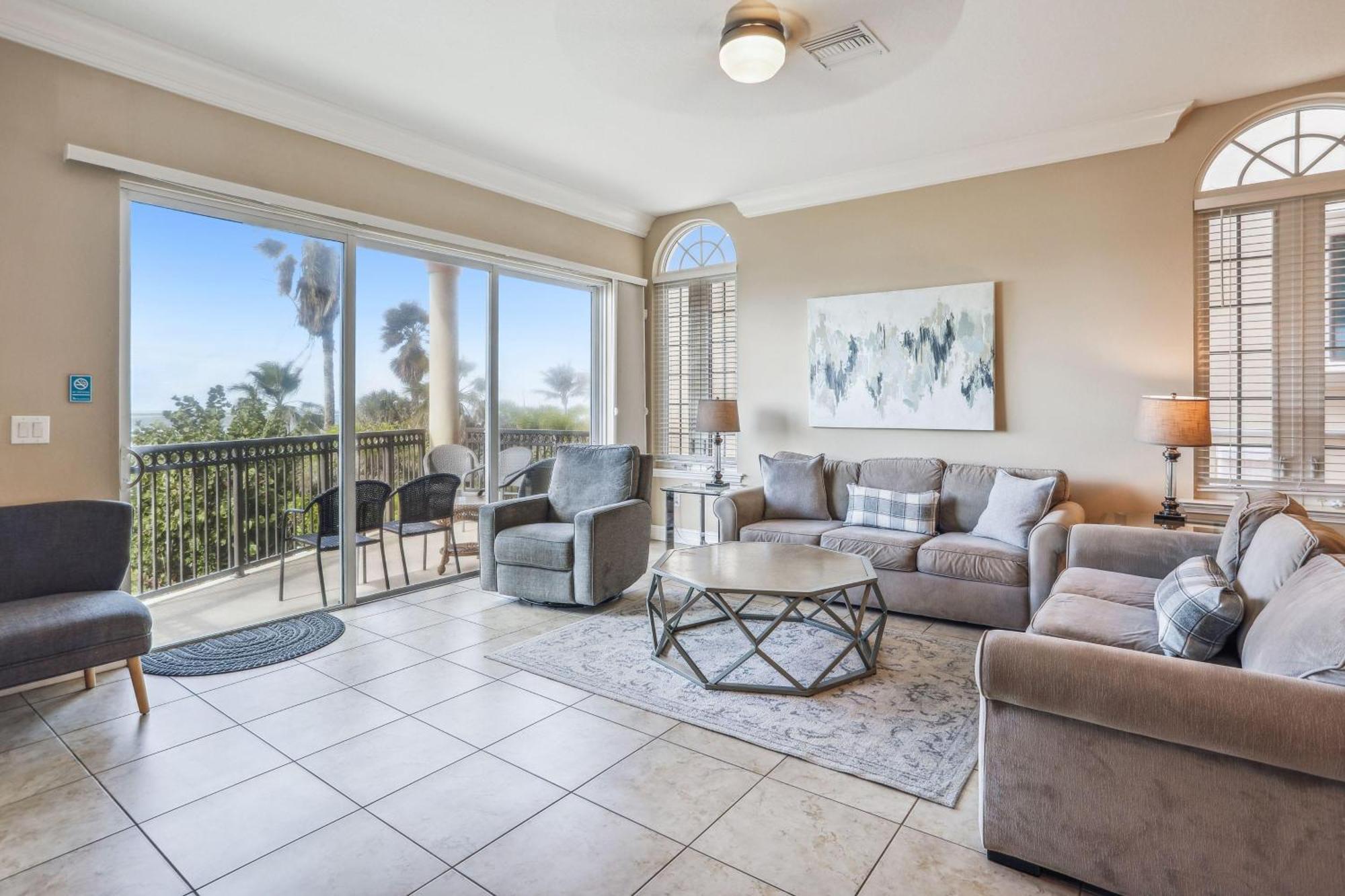 Seaclusion Townhome Holiday home