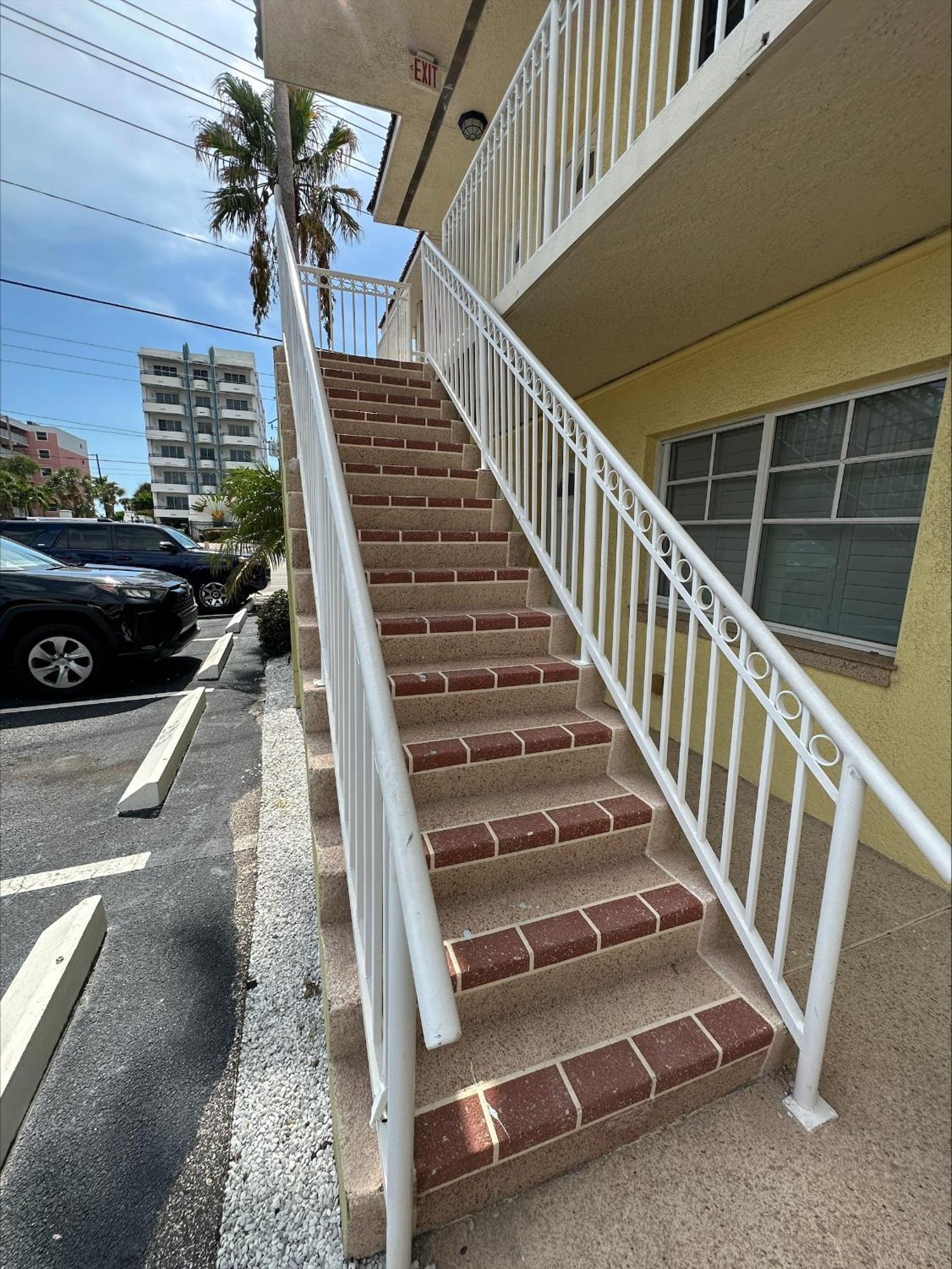 Apartment Private Just Steps To Beach! 4
