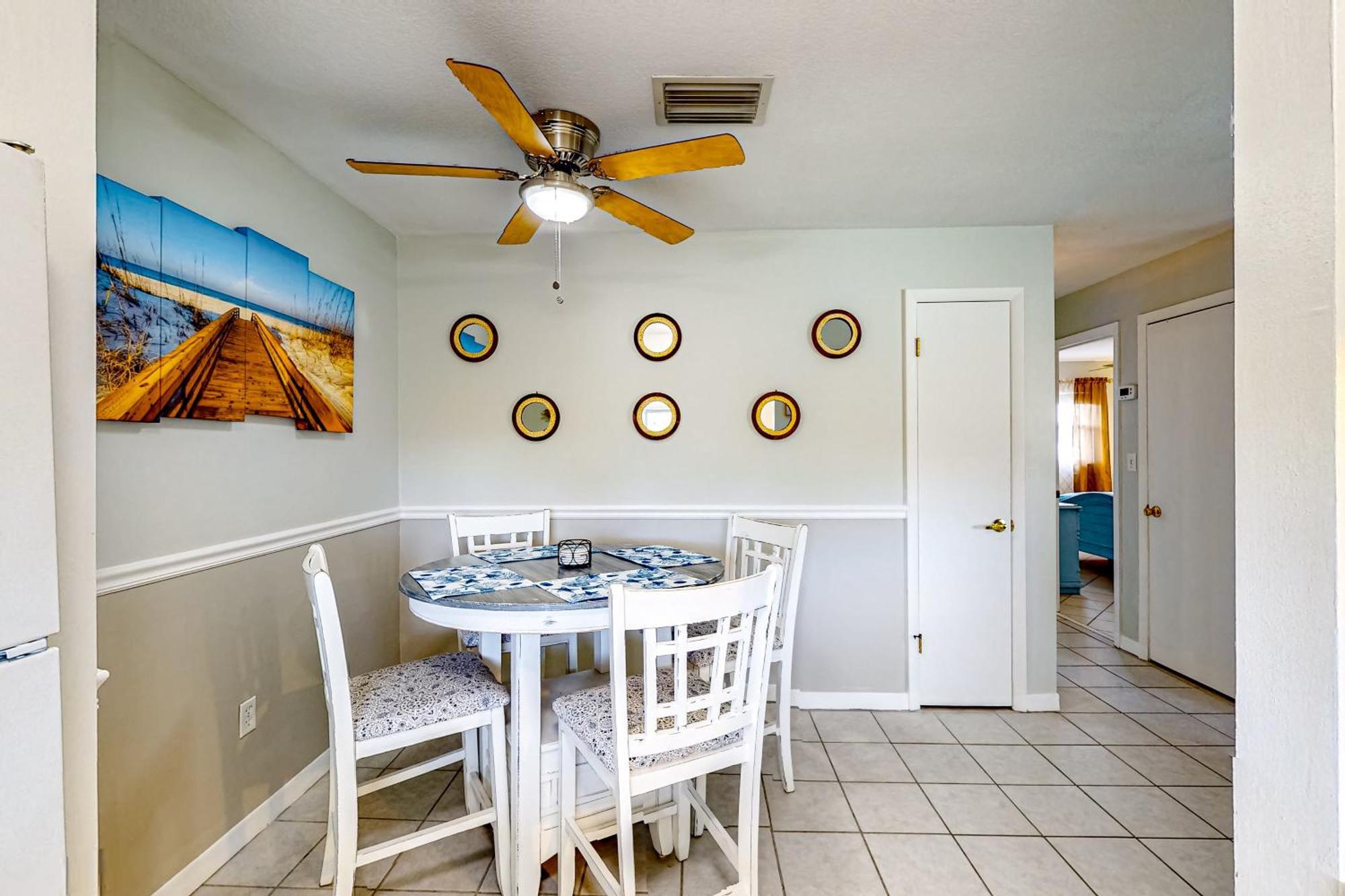 Coastal Vibes Apartment St. Pete Beach