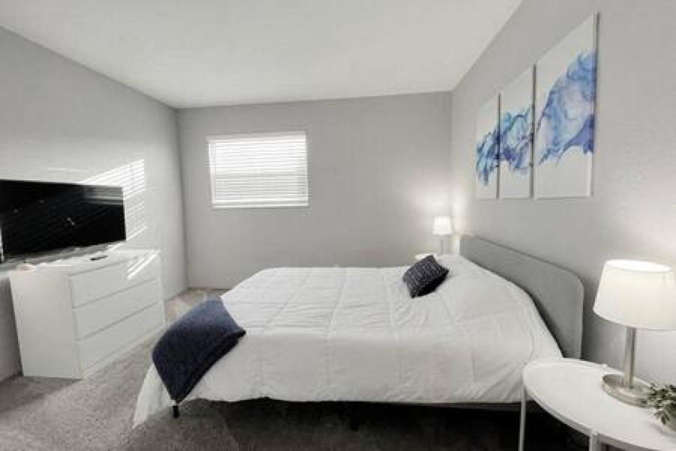2 Bedroom With Dock And Walk To Everything Holiday home *