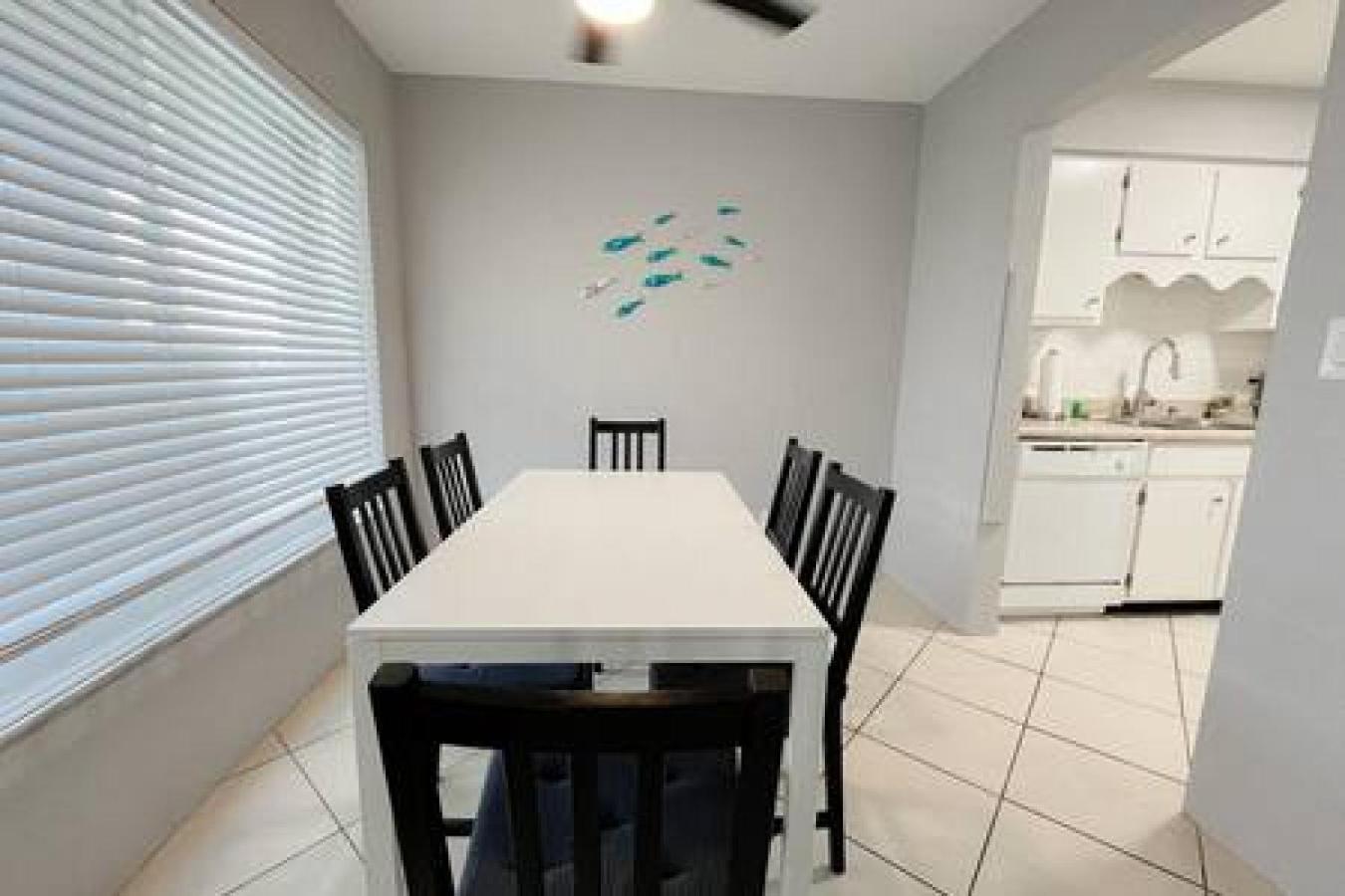 2 Bedroom With Dock And Walk To Everything Holiday home *