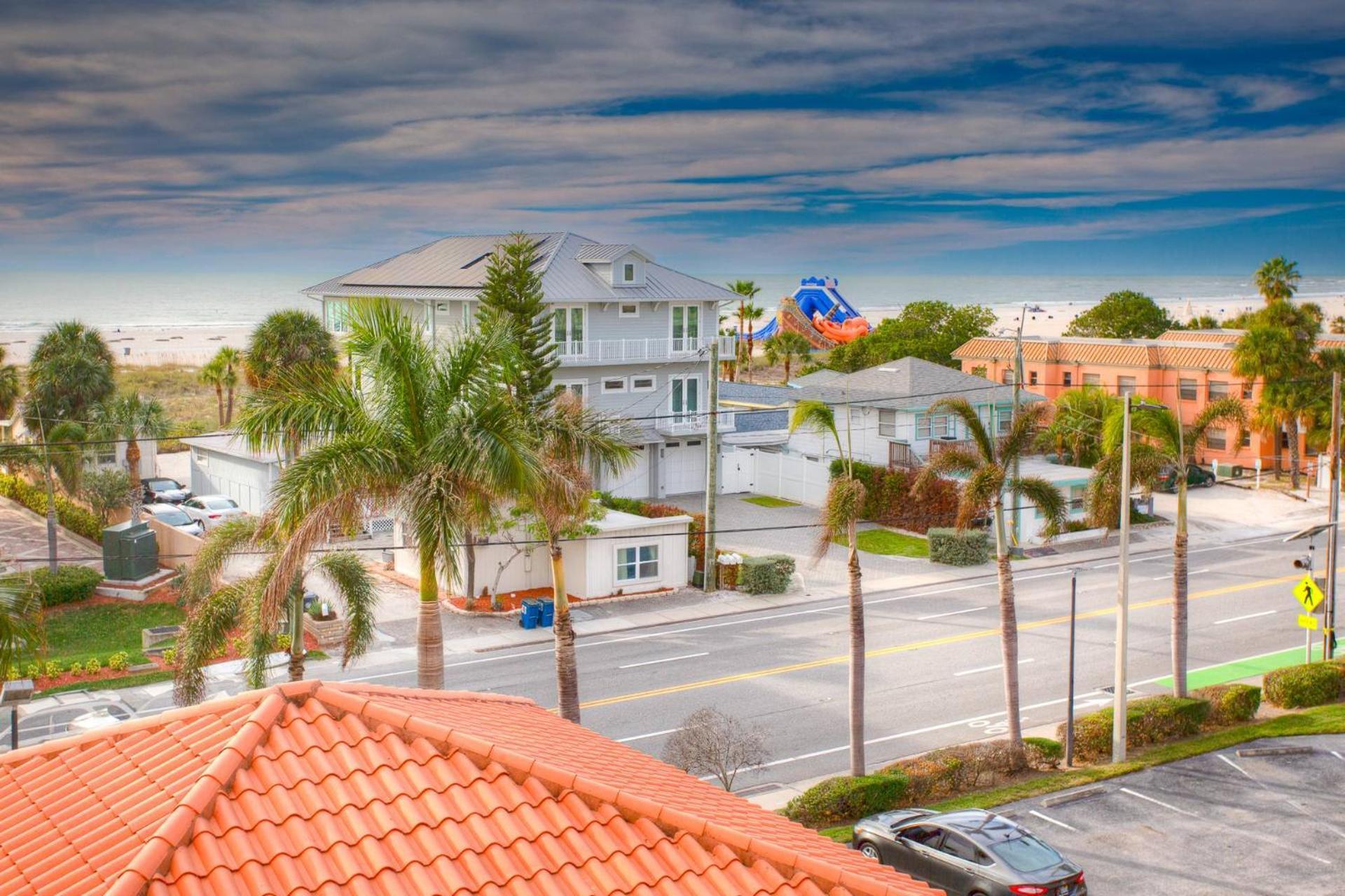 303 Palms Of Treasure Island