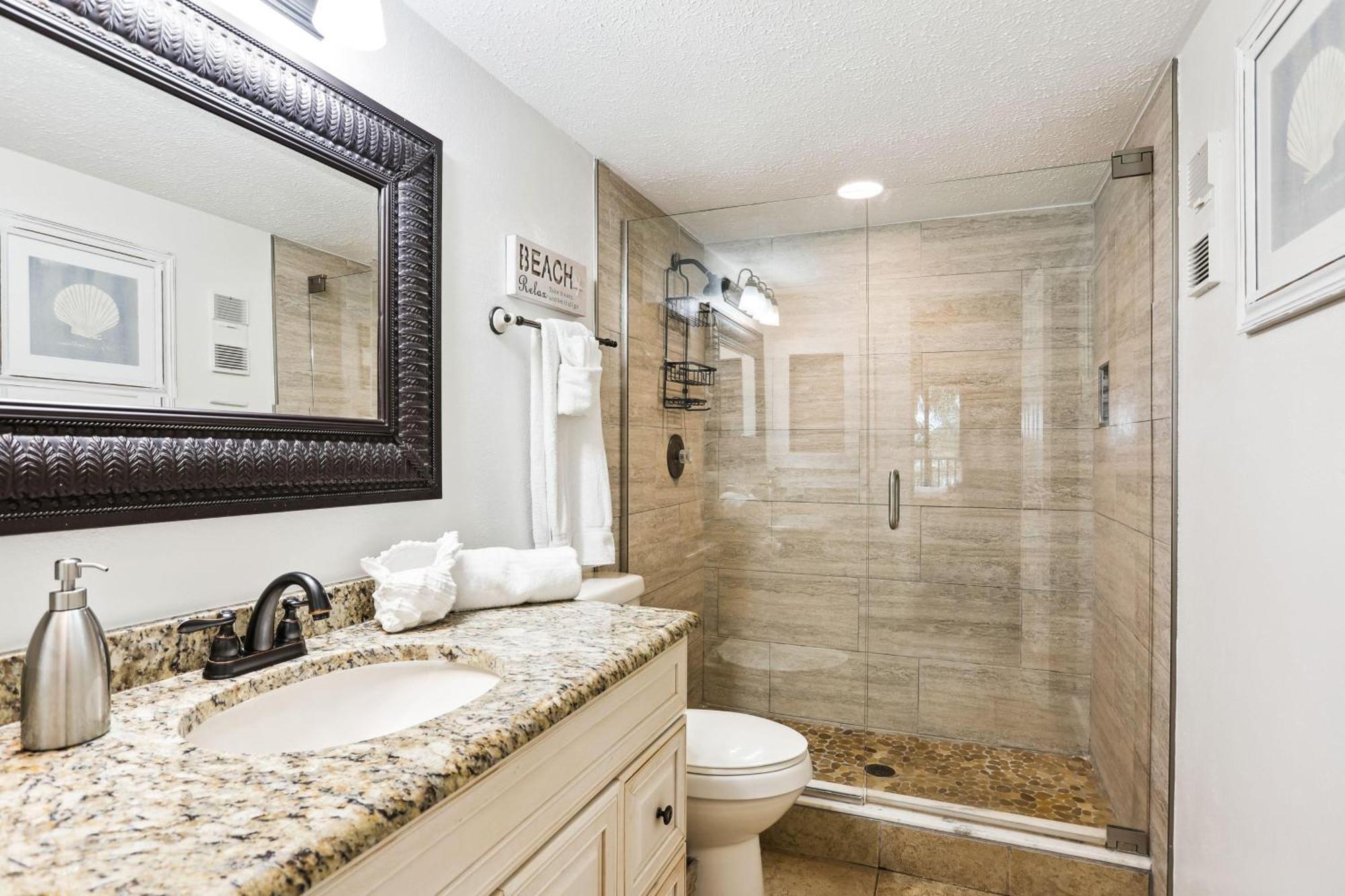 Land's End 1-208 Bay Front - Premier St. Pete Beach