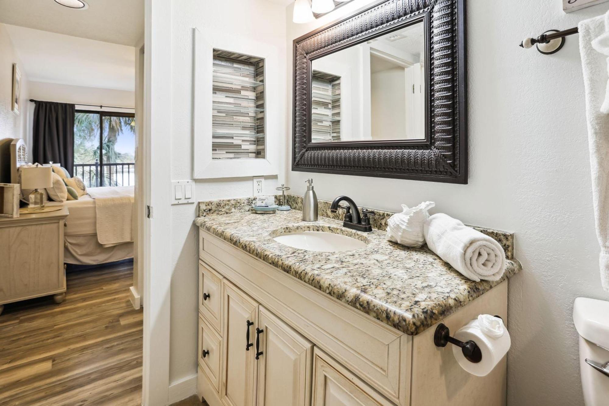 Land's End 1-208 Bay Front - Premier * St. Pete Beach