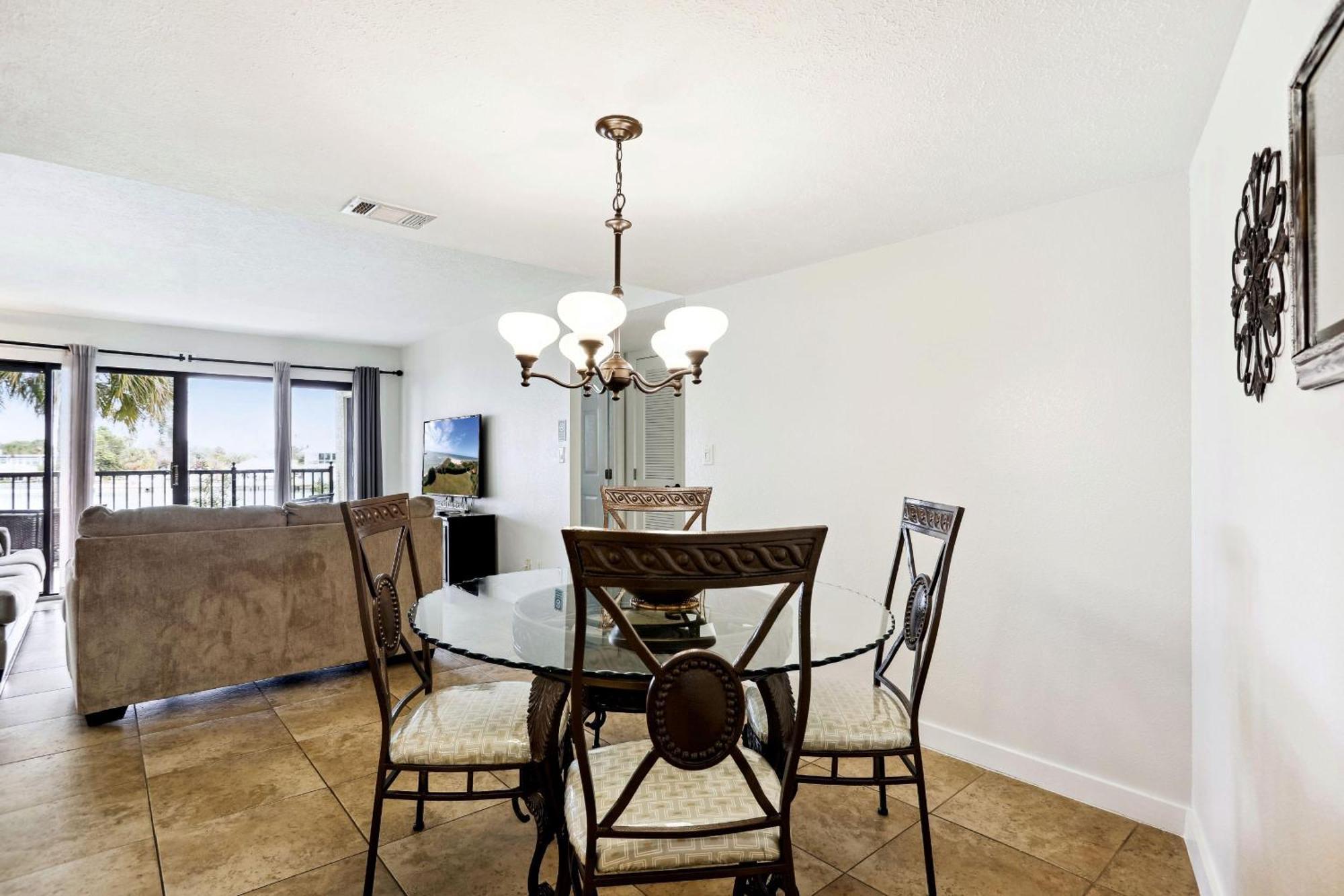 Land's End 1-208 Bay Front - Premier Holiday home *