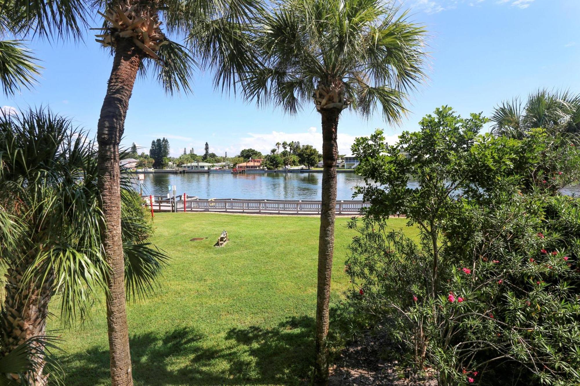 Land's End 1-208 Bay Front - Premier * St. Pete Beach