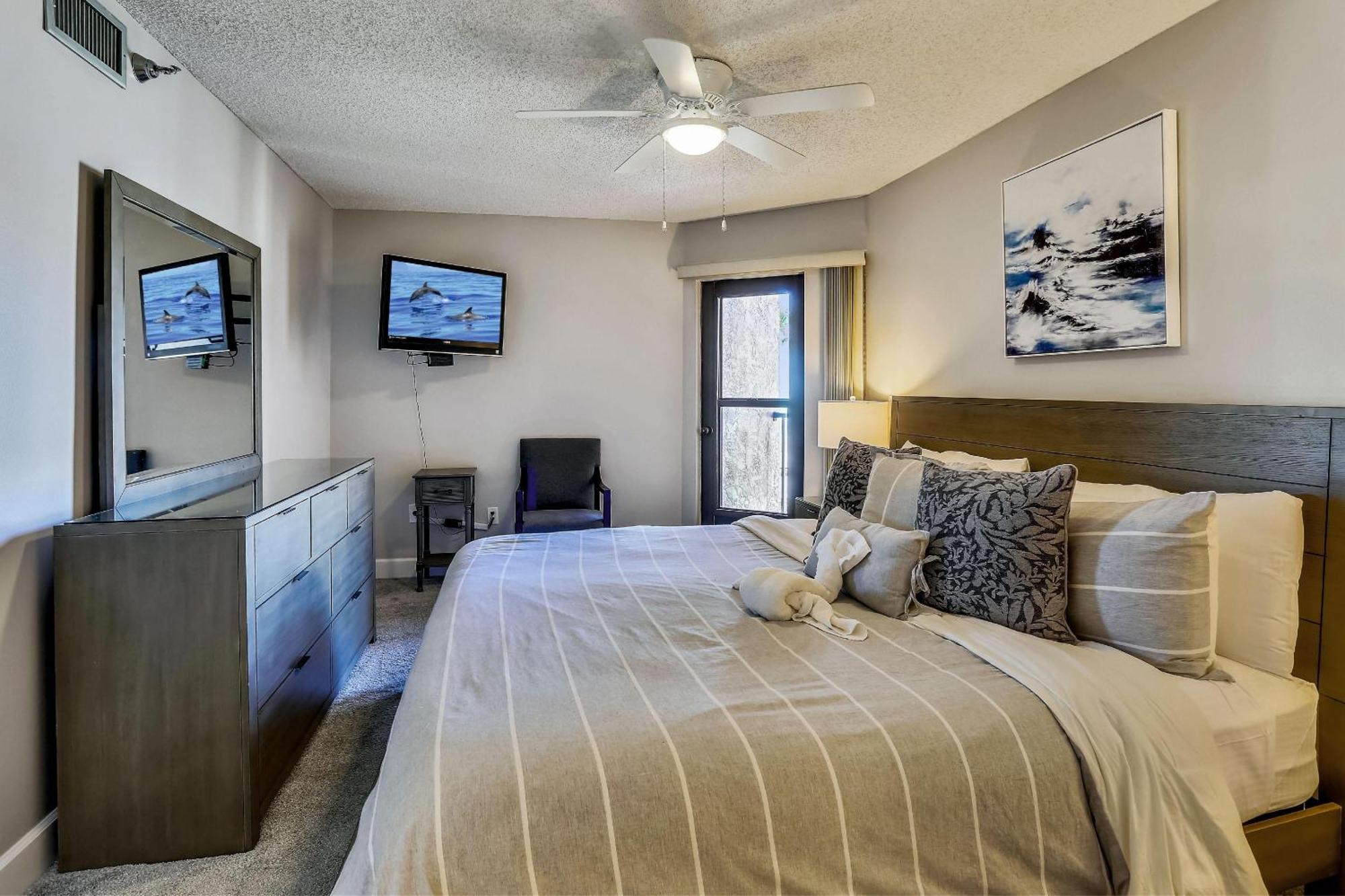 Emerald Isle 103 * St. Pete Beach