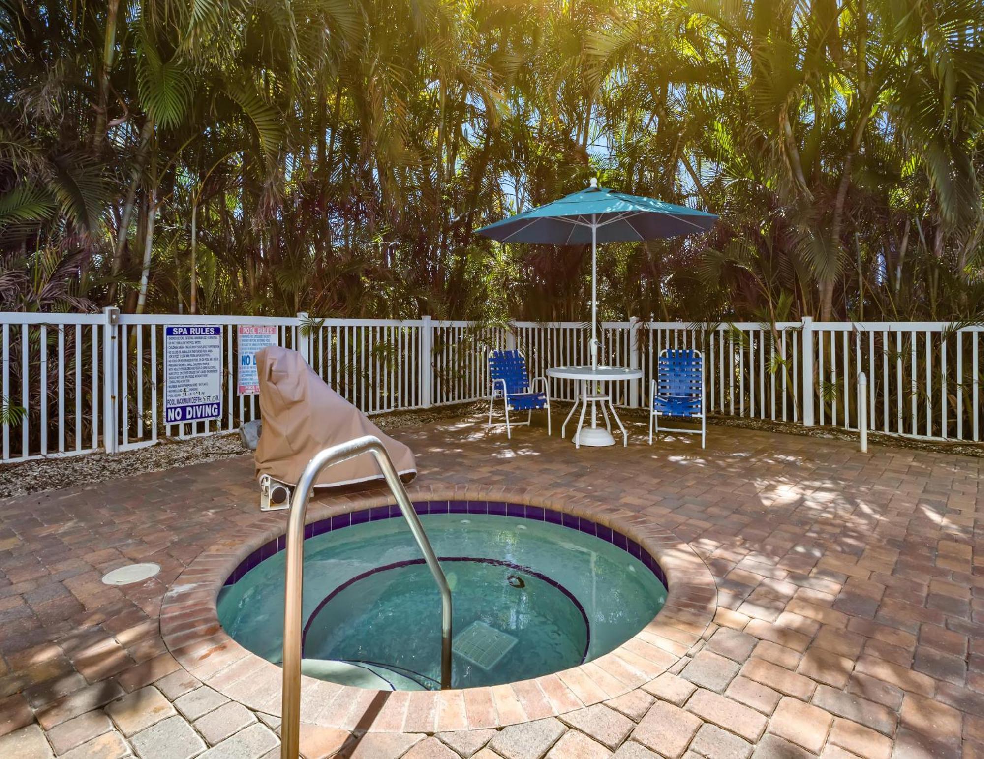 Crystal Palms 207 Apartment