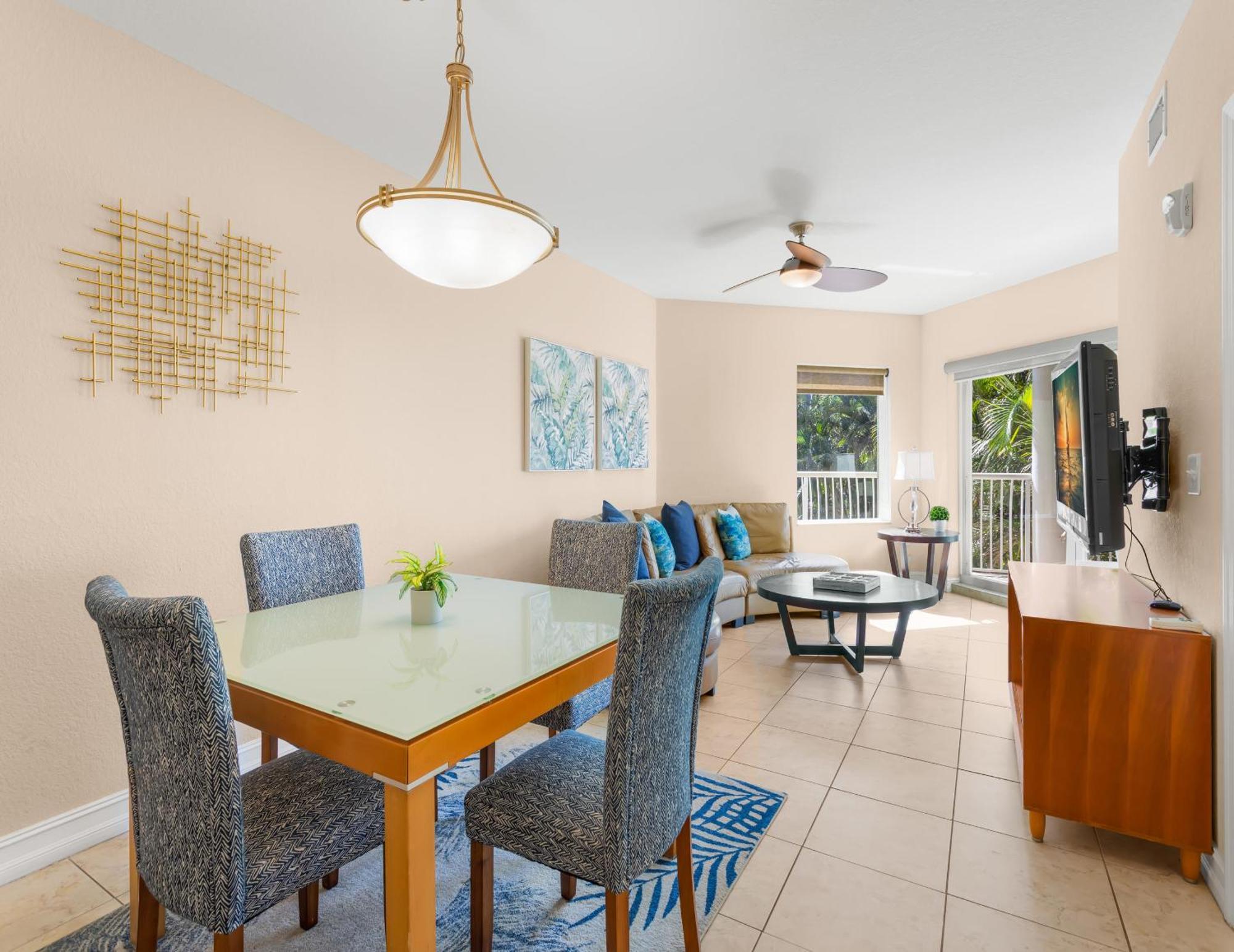 Crystal Palms 207 Apartment