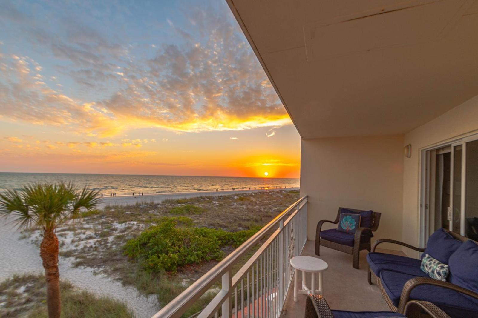 Beachfront Madeira Norte * St. Pete Beach