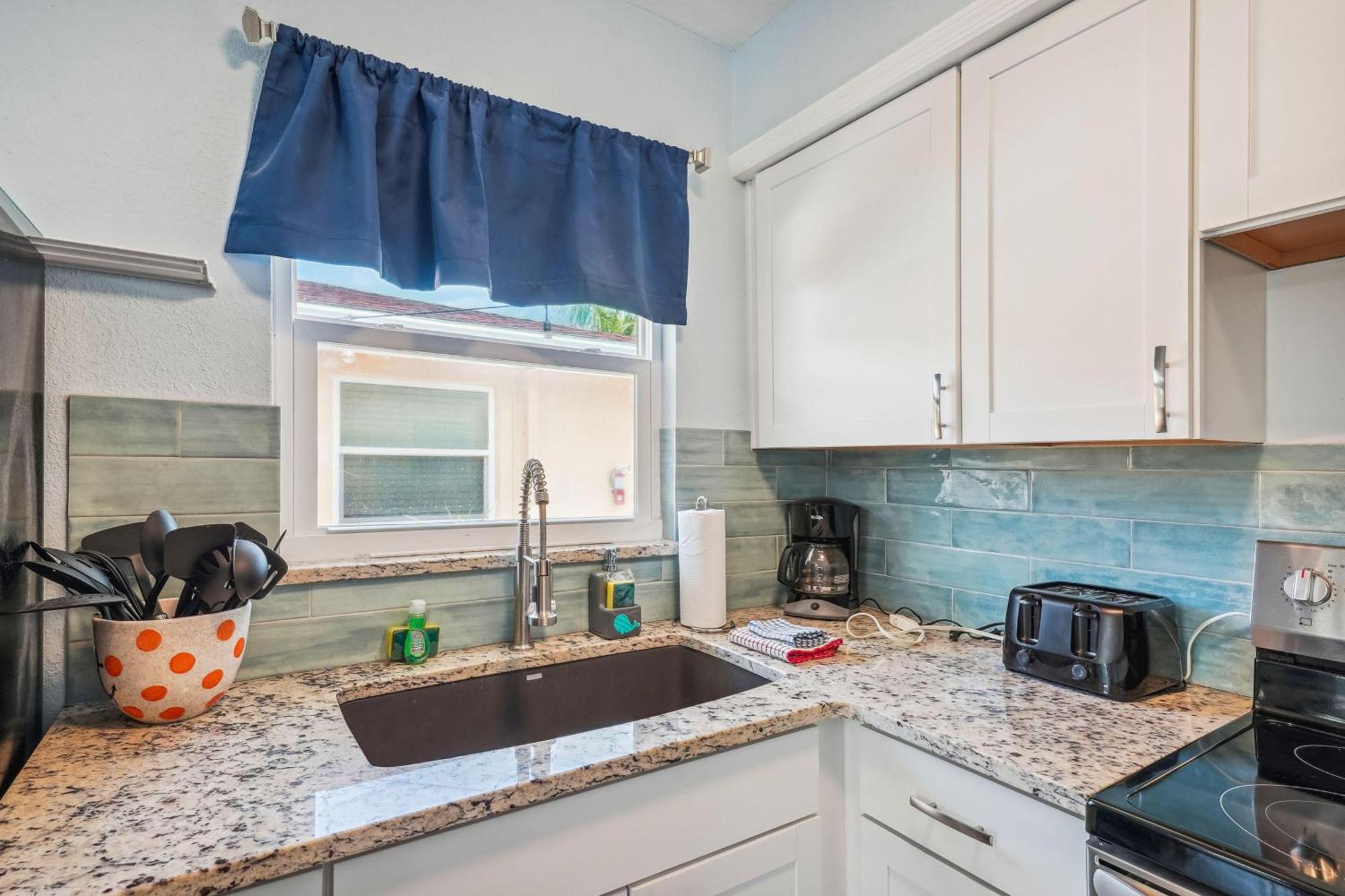 Upham - #10 1br