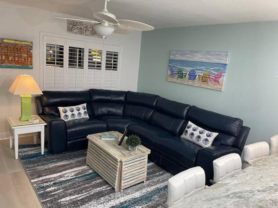 Apartment Beachfront On Quiet Treasure Island- 1 Bed St. Pete Beach