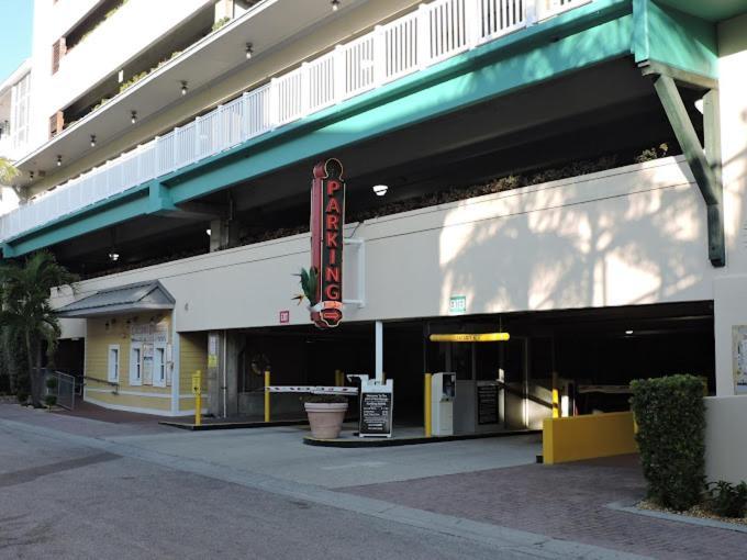 Hotel John's Pass - Fully Remote Check In *