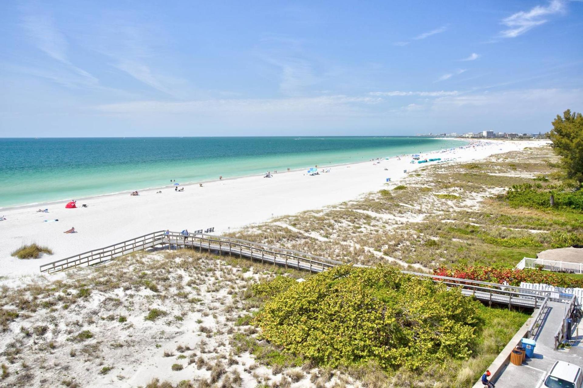 607 - Island * St. Pete Beach