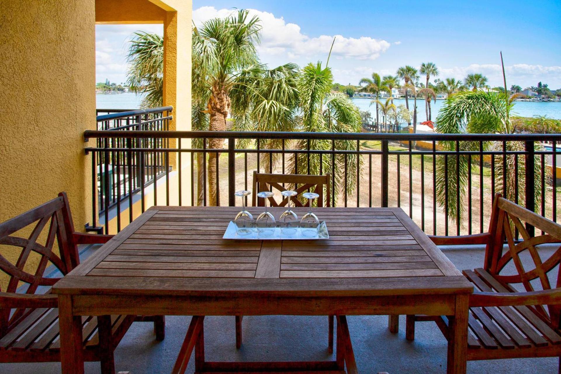 107 - Palms Of Treasure Island Holiday home St. Pete Beach