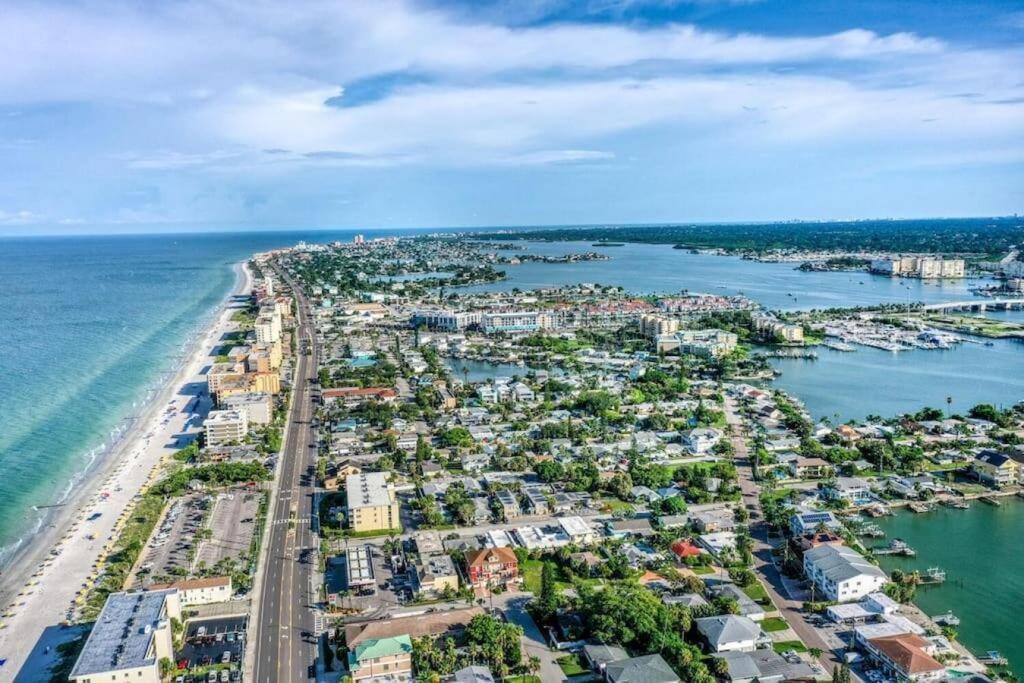 Park Shore Of Madeira Beach! Pet Friendly And Steps To The Beach! - #2