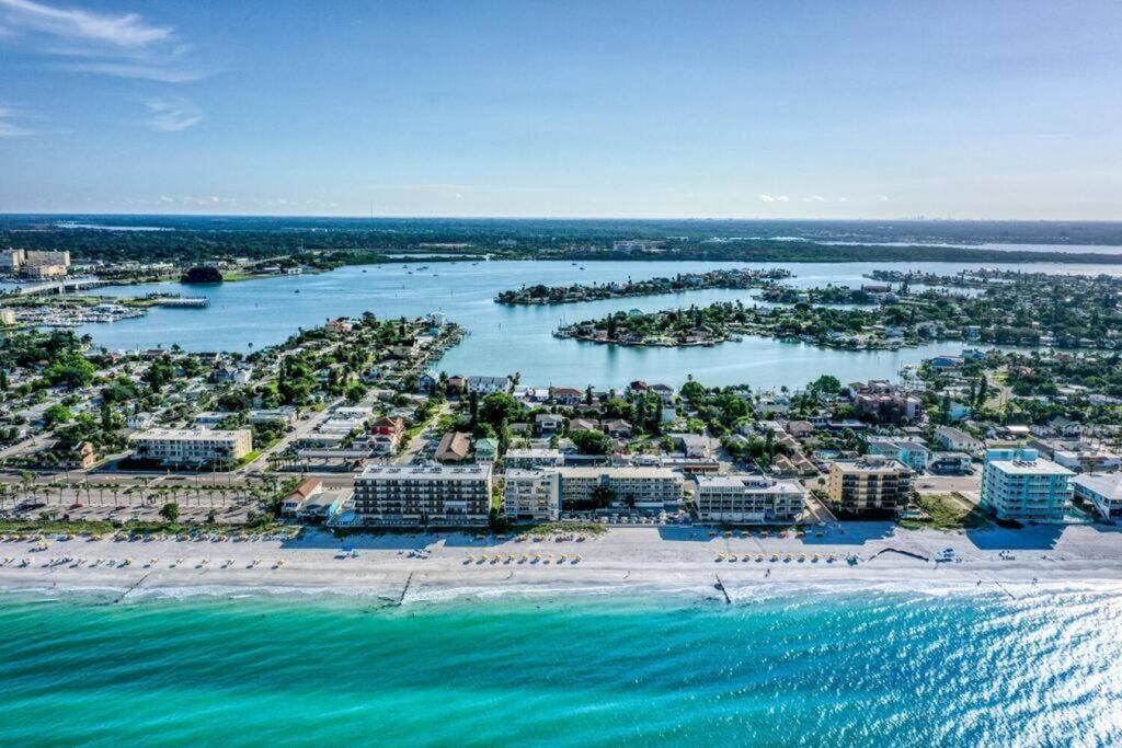 Apartment Park Shore Of Madeira Beach! Pet Friendly And Steps To The Beach! - #2 St. Pete Beach