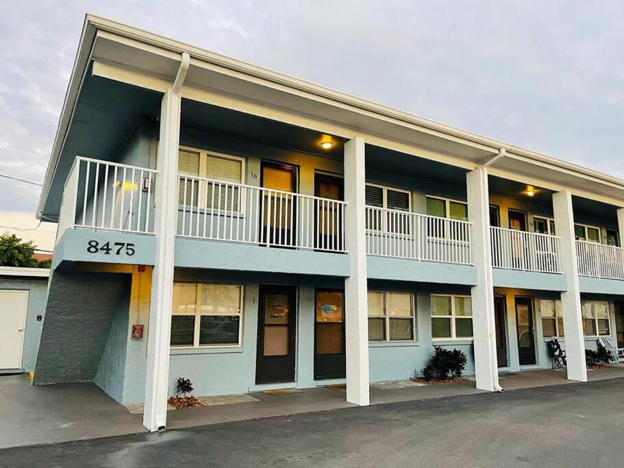 Harbor House At The 1b/1b St. Pete Beach