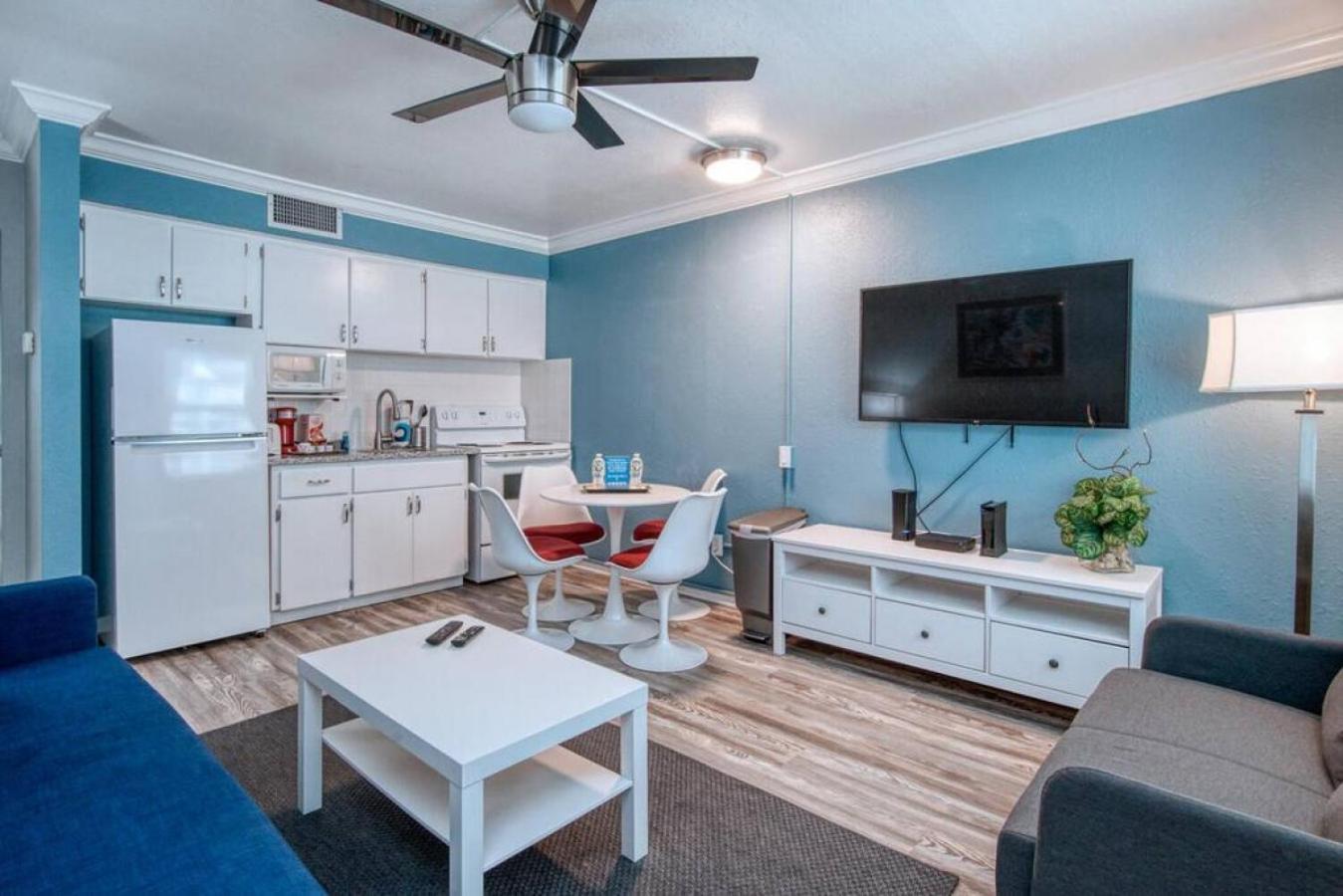 Apartment Sunset At Madeira Beach! Pet Friendly With Summer Breezes! - 6 *